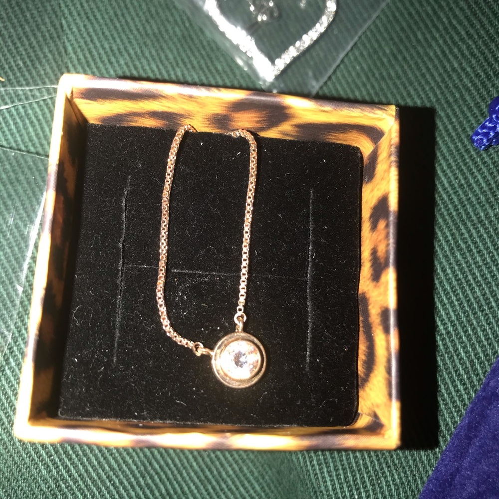 Assorted Women’s Necklaces - Picture 9 of 11